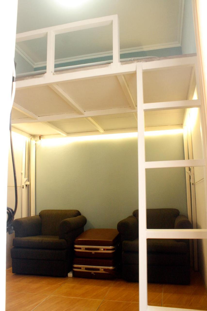 Bed & Breakfast The Attic Bandung